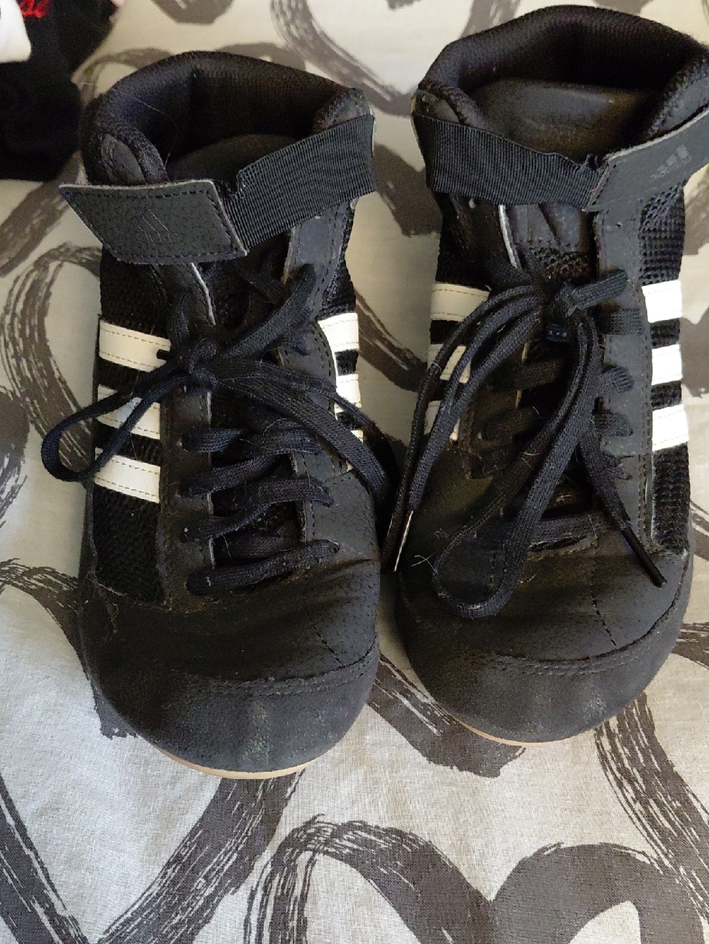 Kids Black High-Top Adidas Wrestling Shoes Size 5